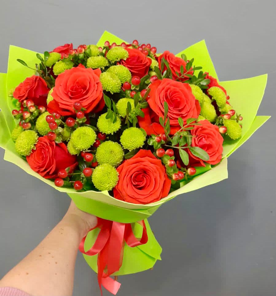 Букет цветов из: Хризантемы и Розы в Ябедино