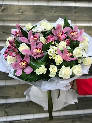 Букет цветов из: Розы и Хризантемы в Ябедино