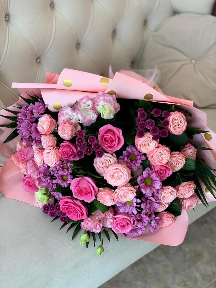 Букет цветов из: Хризантемы, Розы и Лизиантусы в Ябедино