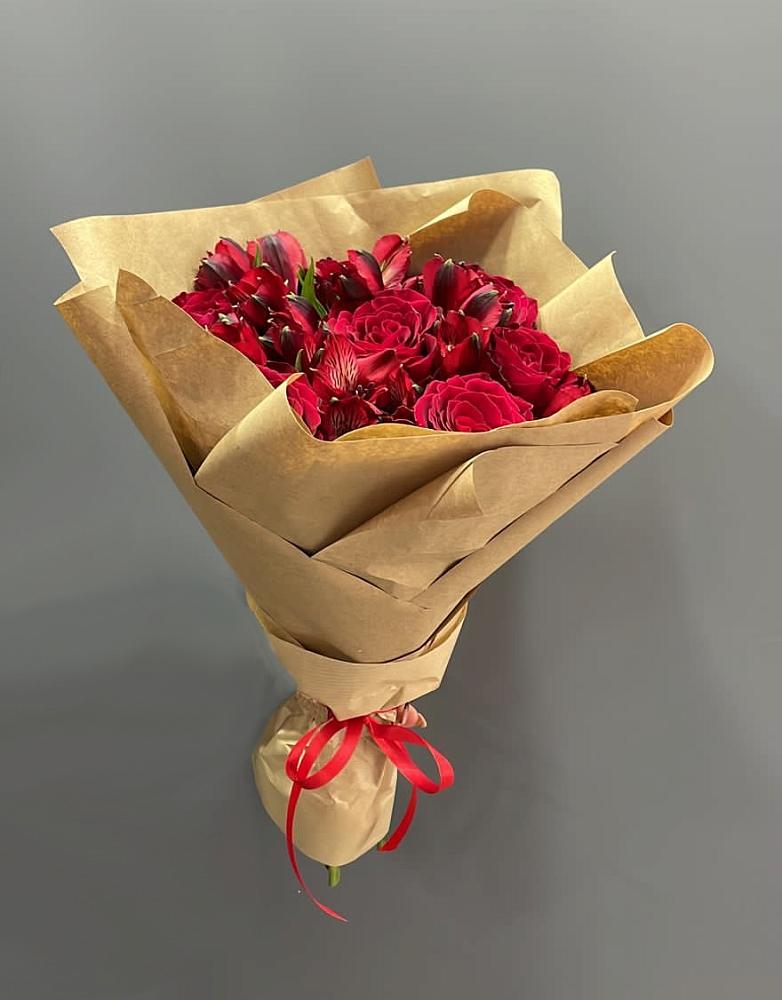 Букет цветов из: Альстромерии и Розы в Ябедино