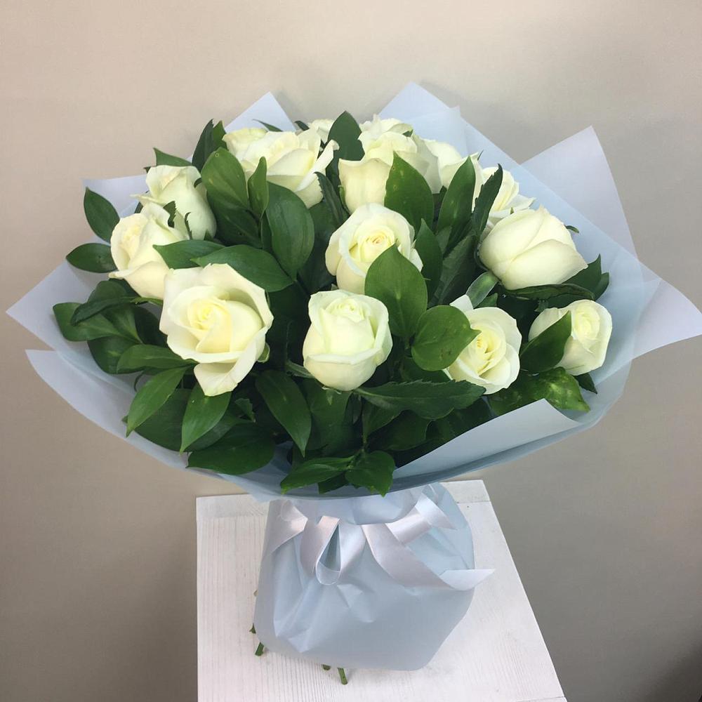 Букет 15 Белых роз Проуд в Ябедино