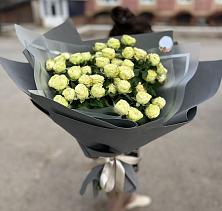 Букет Белые кустовые розы Солинеро в Ябедино