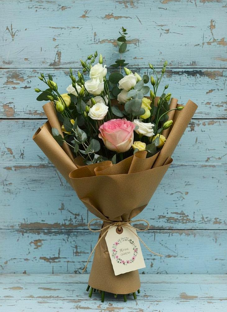 Букет цветов из: Розы и Лизиантусы в Ябедино