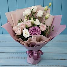 Букет цветов из:  Розы и Лизиантусы в Ябедино