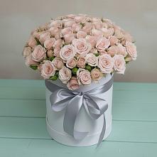 Цветочная композиция из Розы в шляпной коробке в Ябедино