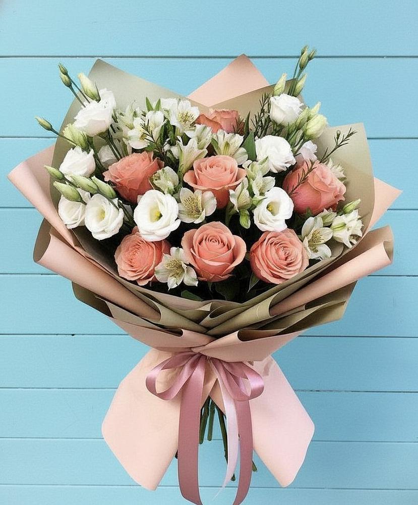 Букет цветов из: Розы, Альстромерии и Лизиантусы в Ябедино
