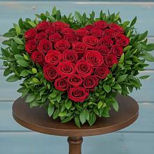 Цветочная композиция из Розы в виде сердца в Ябедино