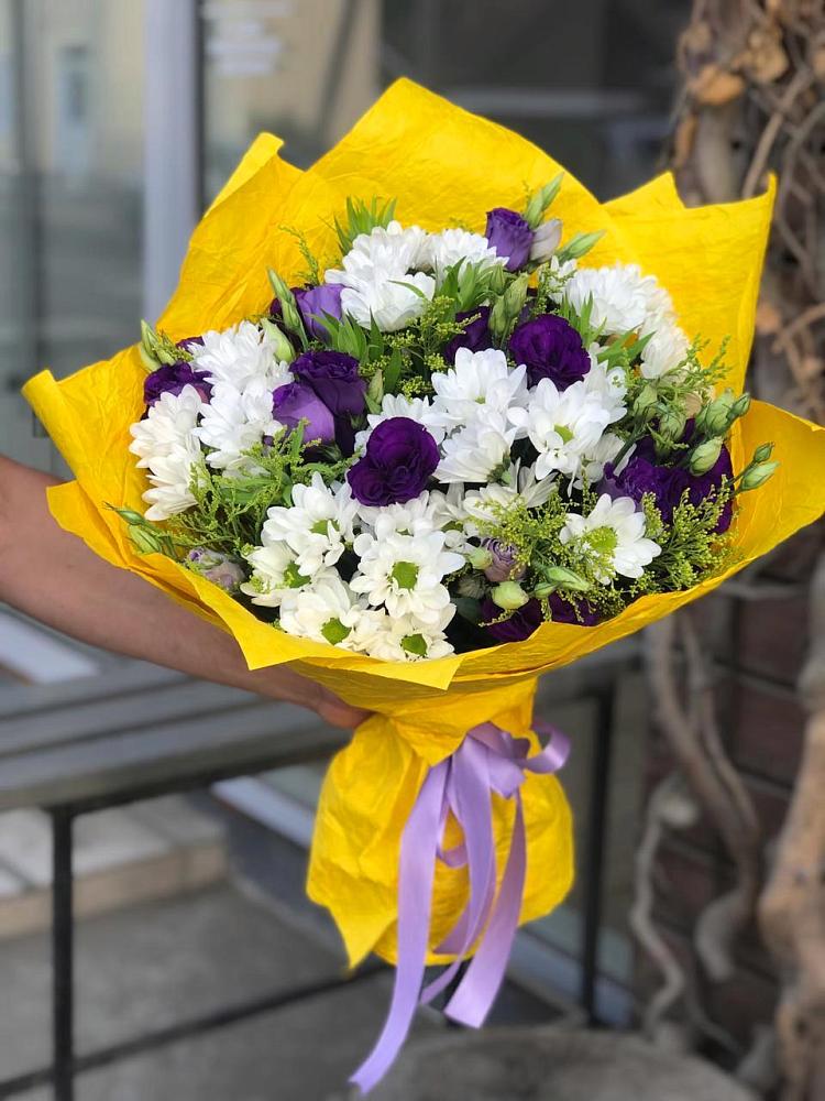 Букет цветов из: Ирисы, Хризантемы и Ромашки в Ябедино