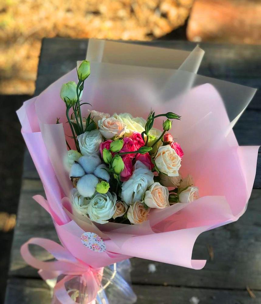 Букет цветов из: Розы и Лизиантусы в Ябедино