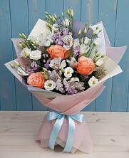 Букет цветов из:  Лизиантусы, Розы, Альстромерии и Гипсофила в Ябедино