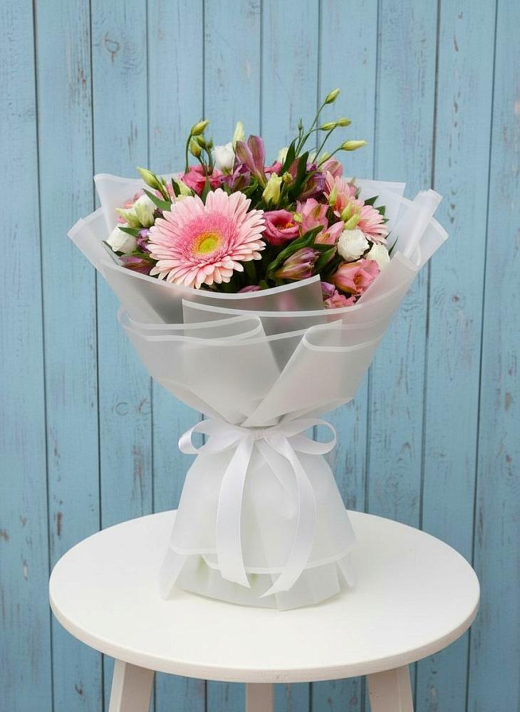 Букет цветов из: Герберы, Альстромерии и Лизиантусы в Ябедино