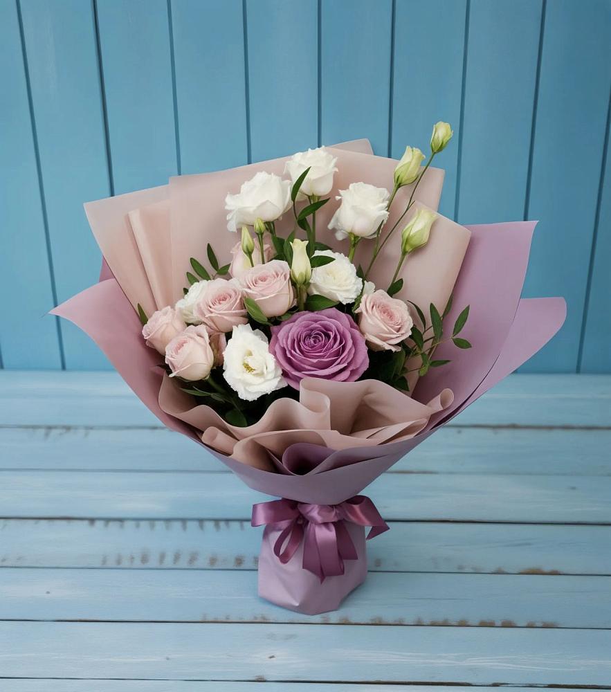 Букет цветов из: Розы и Лизиантусы в Ябедино